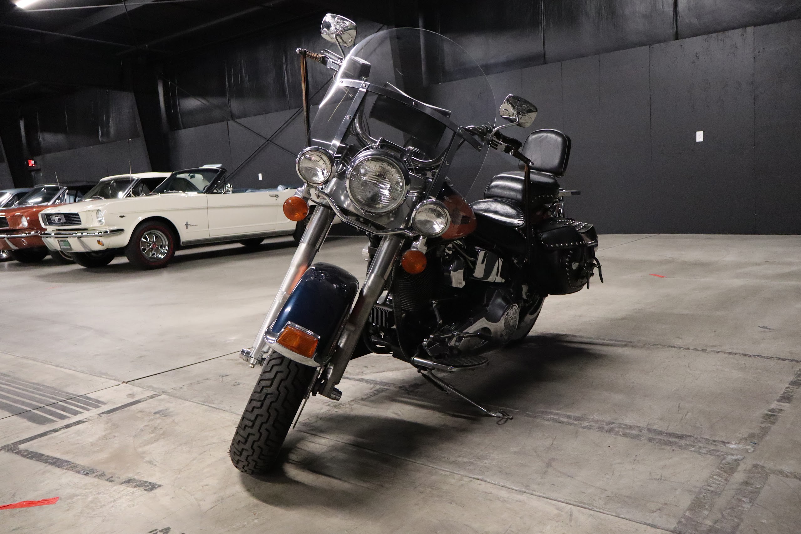 1993 Harley-Davidson Heritage Softail Classic FLSTC — photo 2