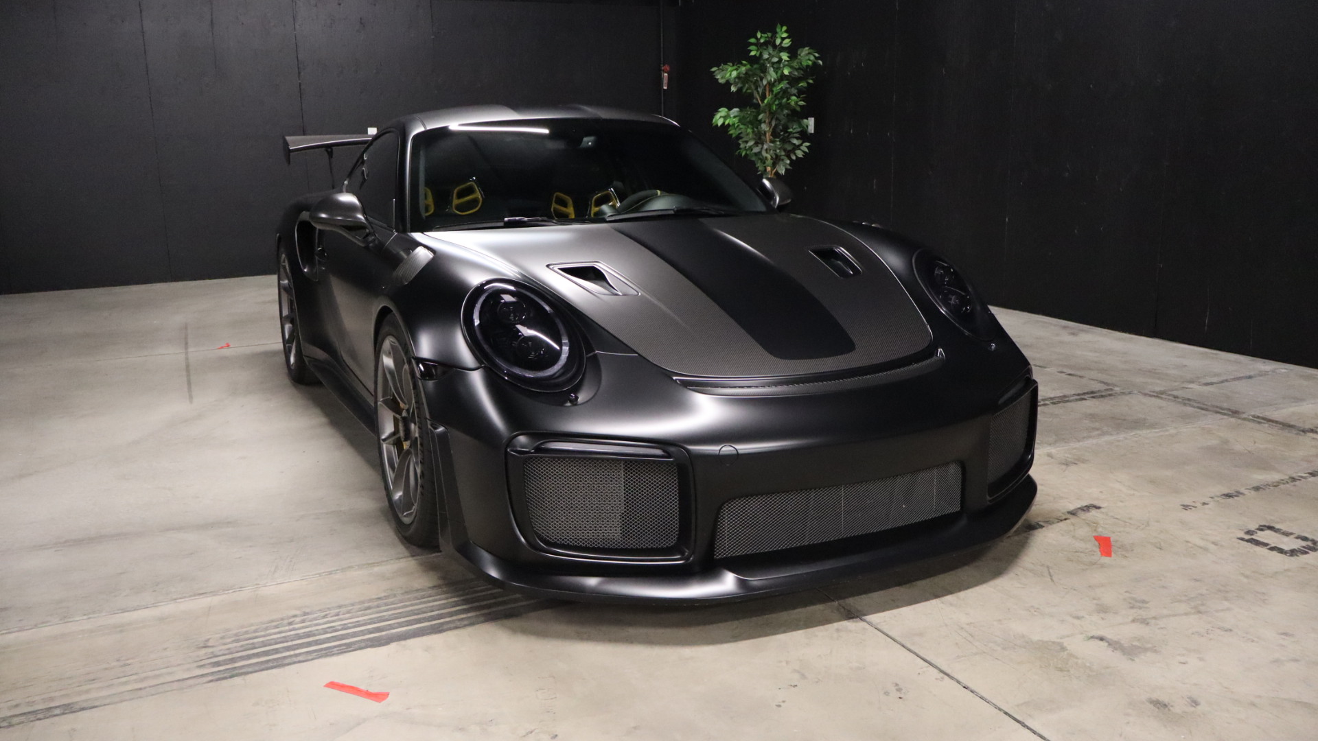 2019 Porsche 911 GT2 RS — photo 2