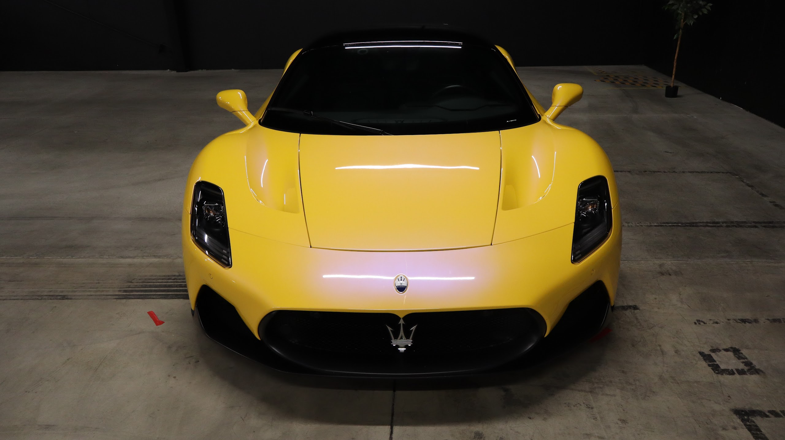 2022 Maserati MC20 Coupe 2D — photo 3