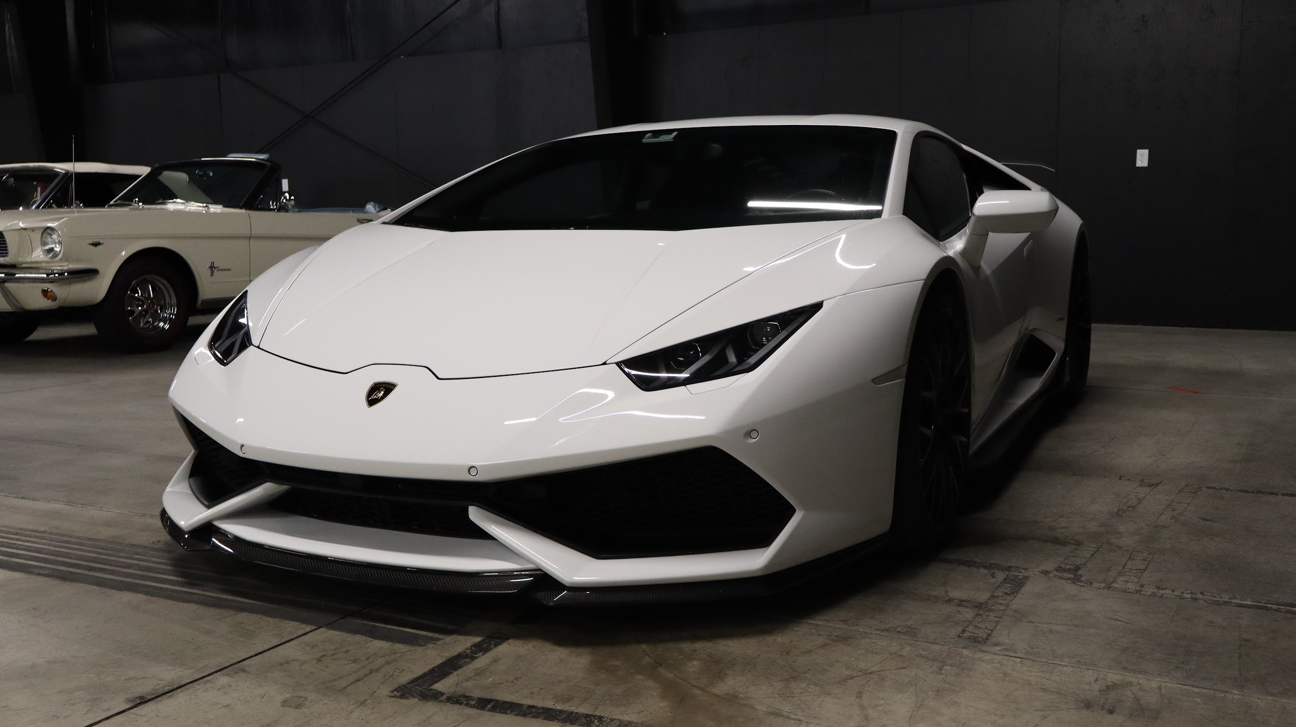 2016 Lamborghini Huracan Coupe — photo 2