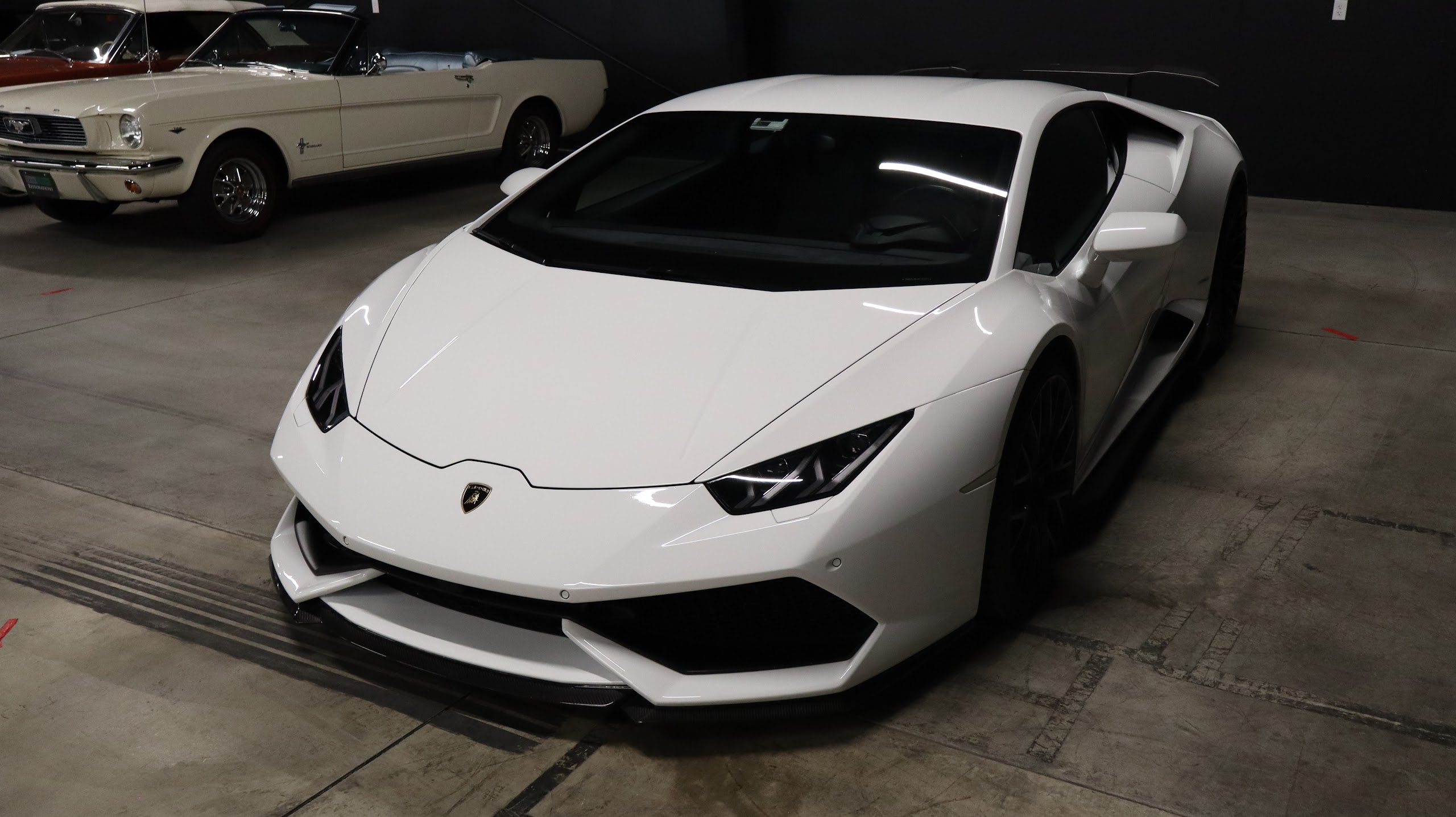 2016 Lamborghini Huracan Coupe — photo 3