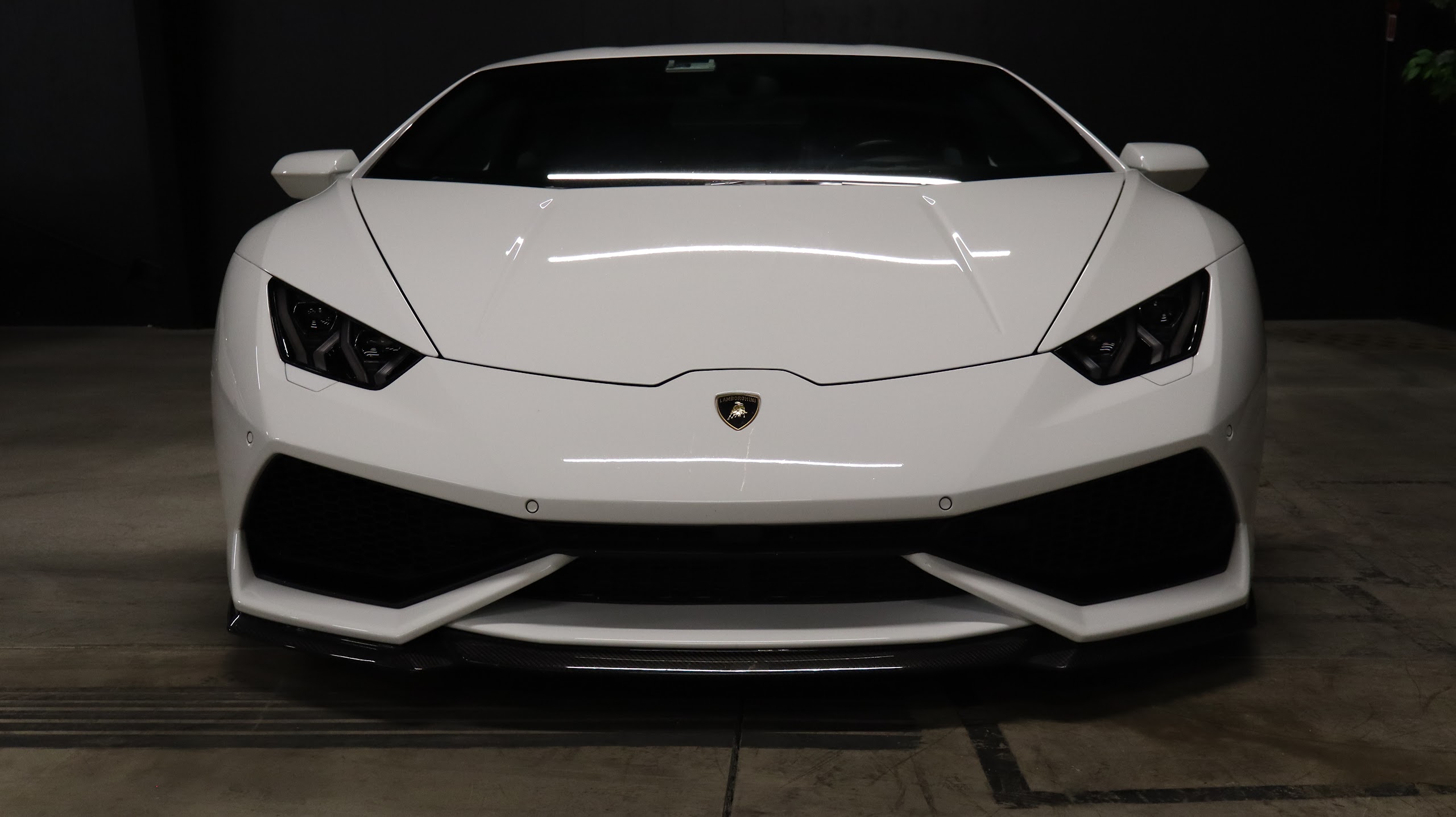 2016 Lamborghini Huracan Coupe — photo 4