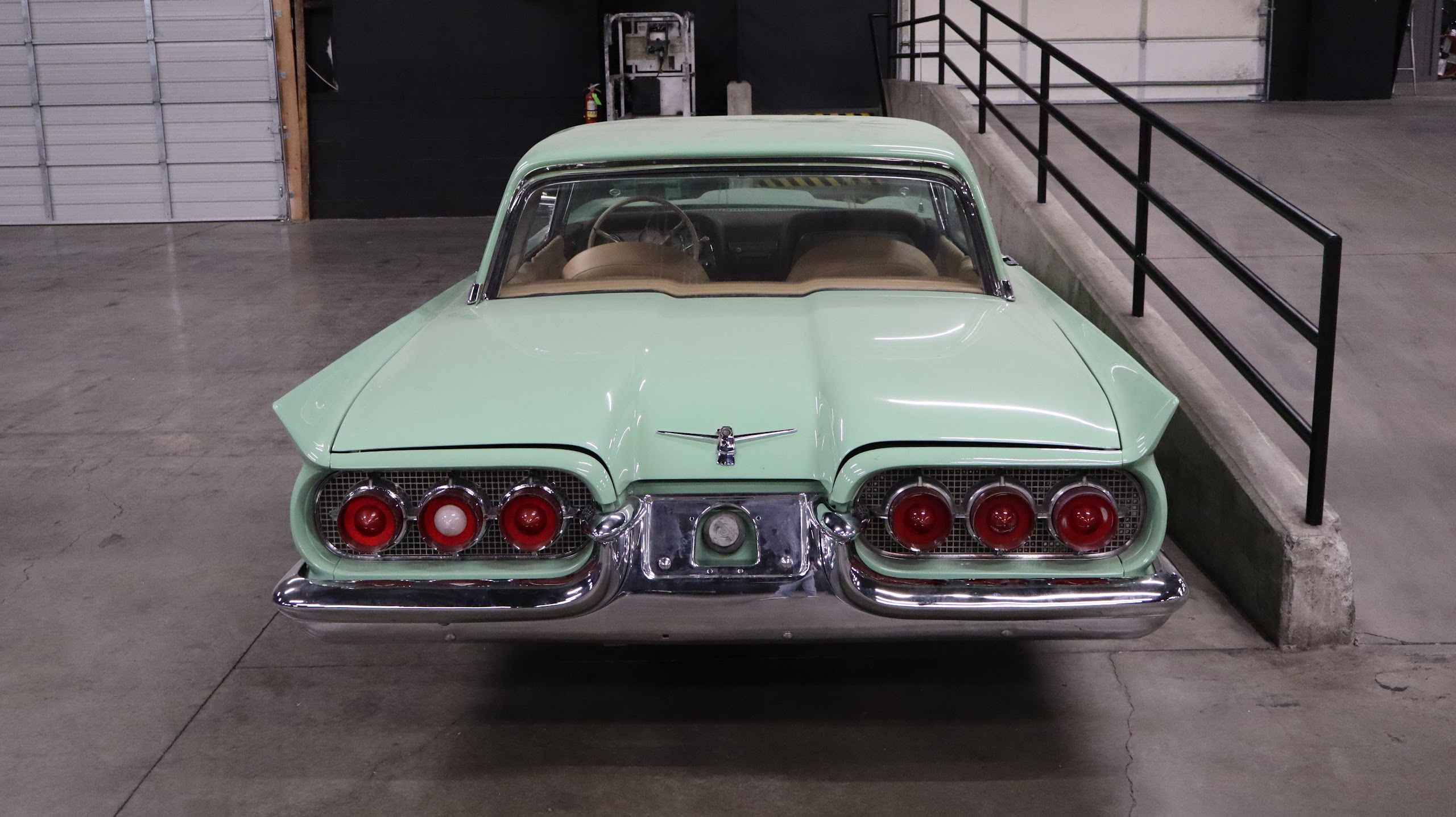 1960 Ford Thunderbird — photo 6