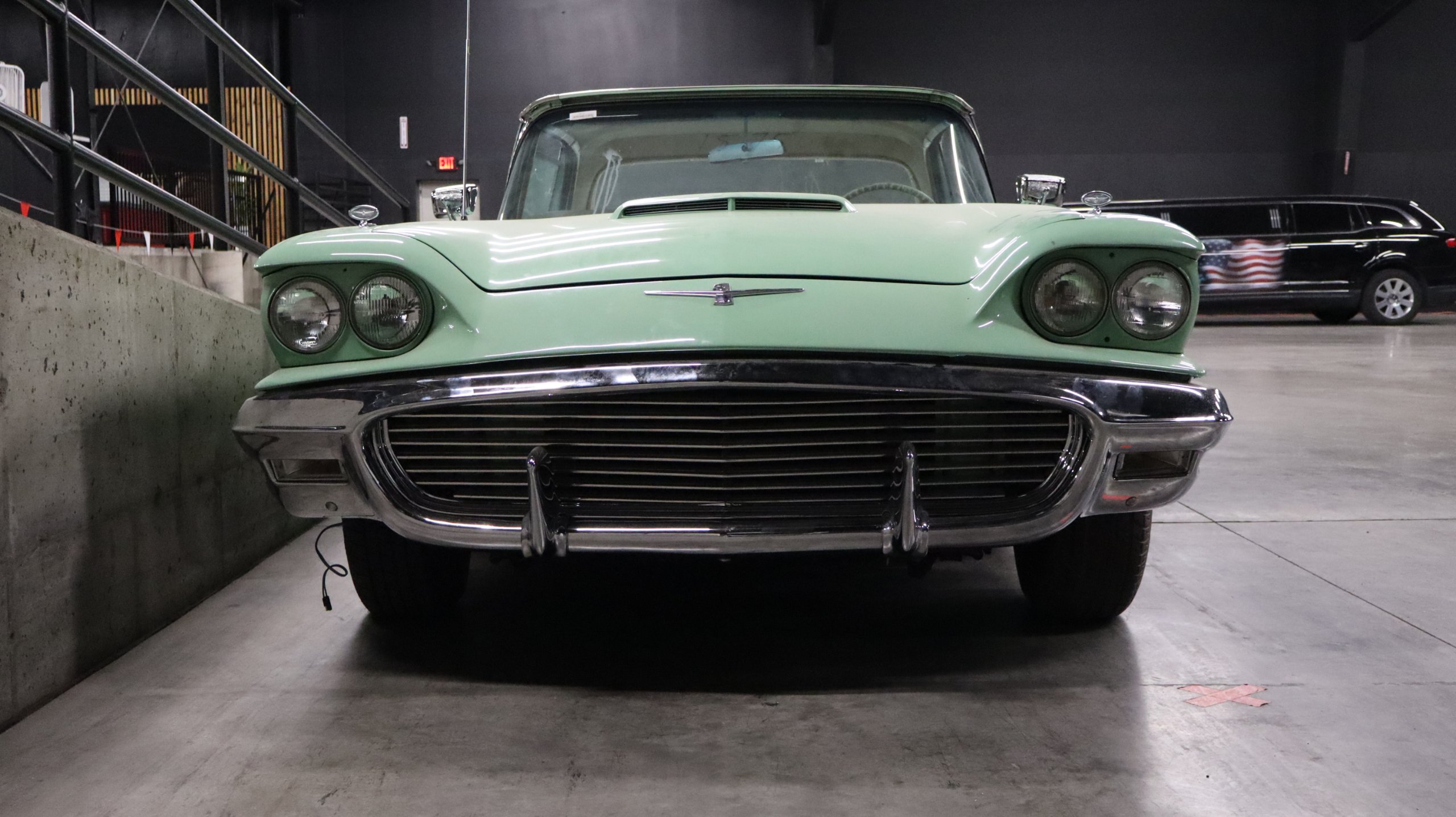 1960 Ford Thunderbird — photo 2